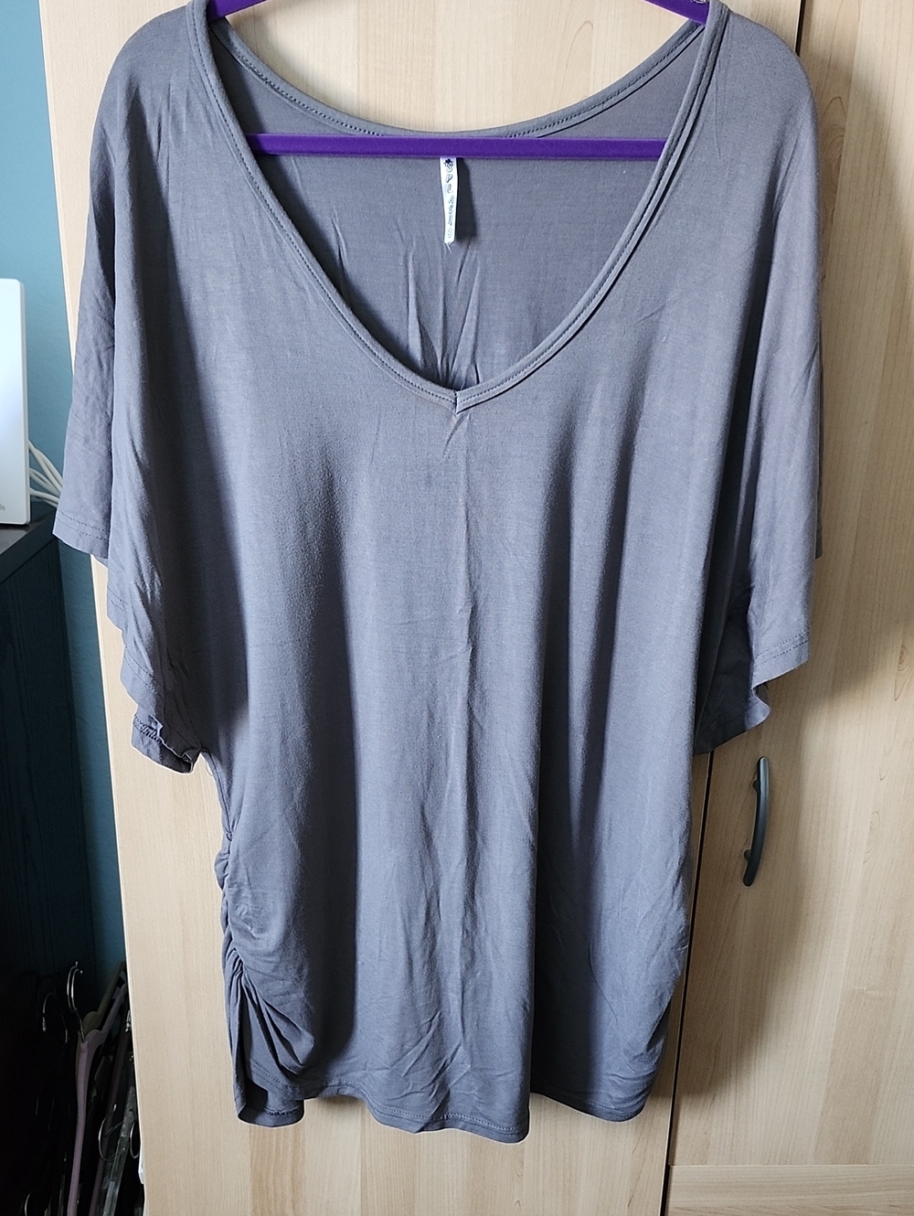 Women's Gray V-Neck Bat Wing Short Sleeve Top